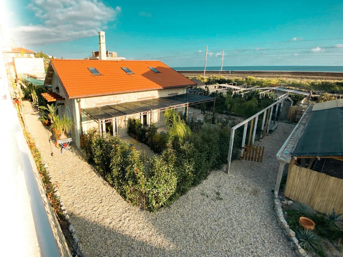 New Agriloft 1 Nursery, Giardino, Clima E Wi-Fi A 50 Mt Dal Mare Bordighera Εξωτερικό φωτογραφία